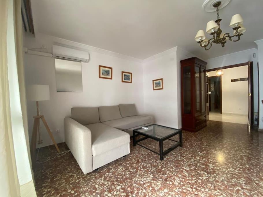 Funcional Piso 4 Dormitorios Frente A Santa Justa Sevilla Dış mekan fotoğraf
